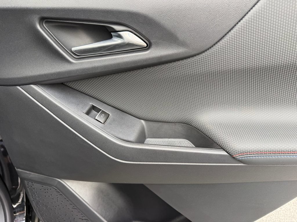 Used 2026 Chevrolet Equinox RS w/ Convenience Package III FWD image 32