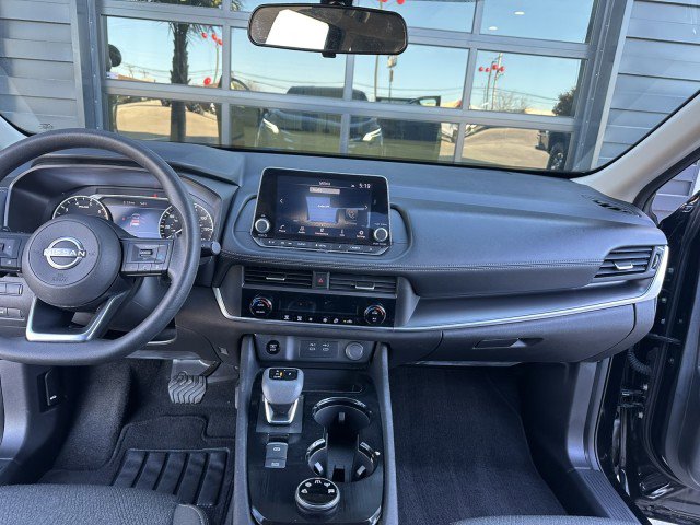 Used 2024 Nissan Rogue SV image 17