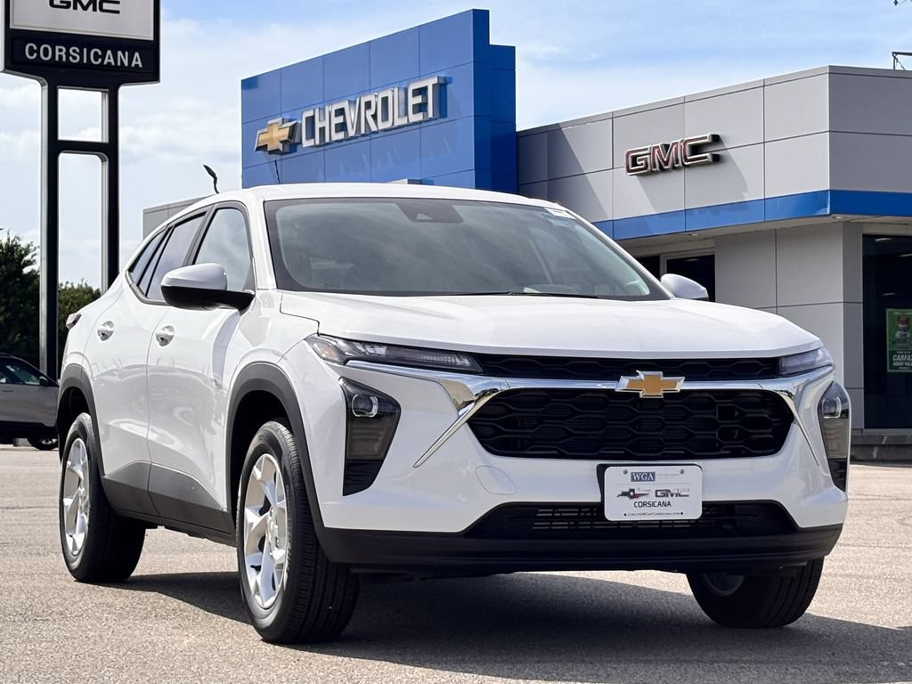 New 2026 Chevrolet Trax LS w/ LS Convenience Package FWD image 2