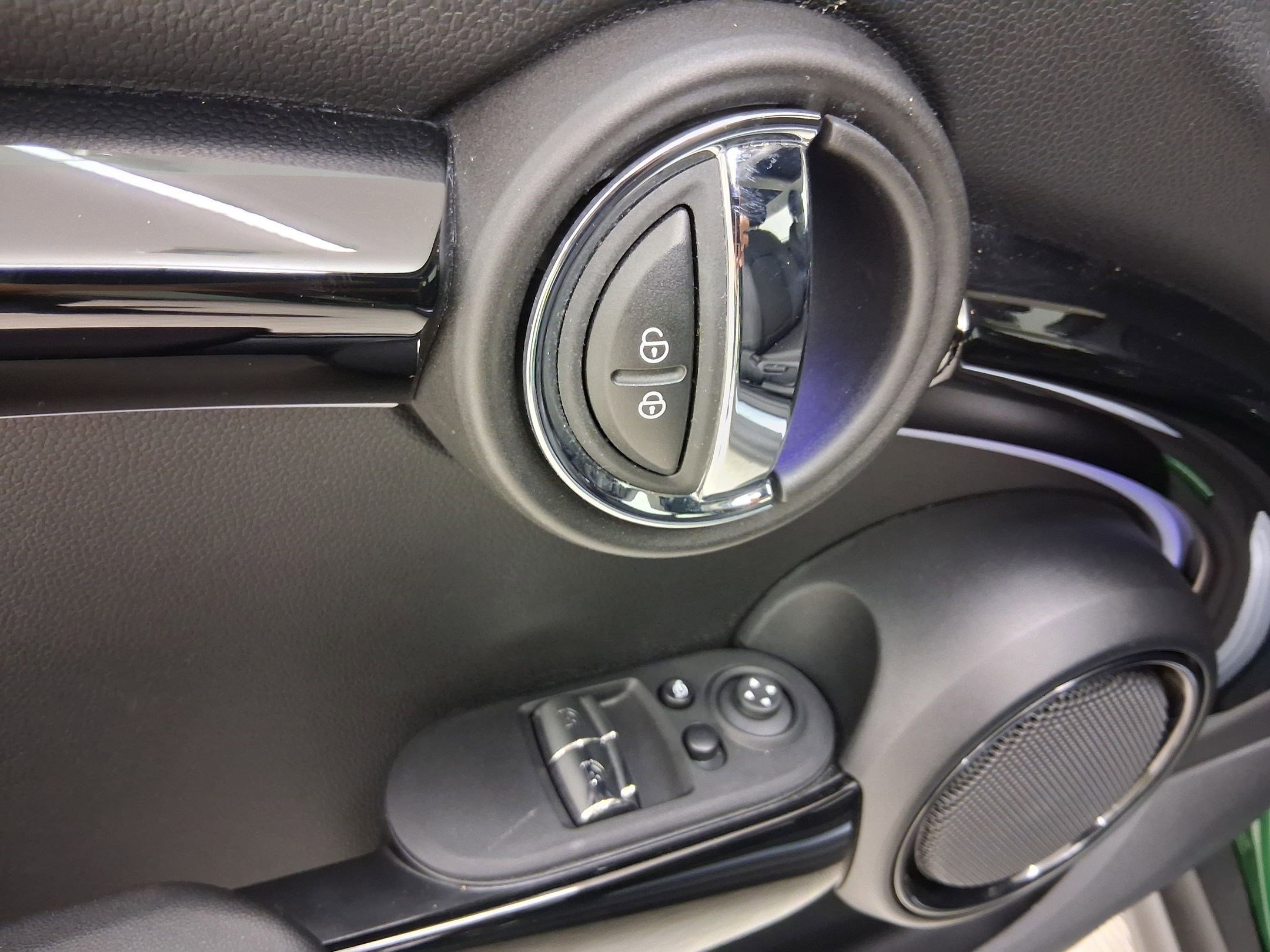 Certified 2023 MINI Cooper 2-Door Hardtop image 18