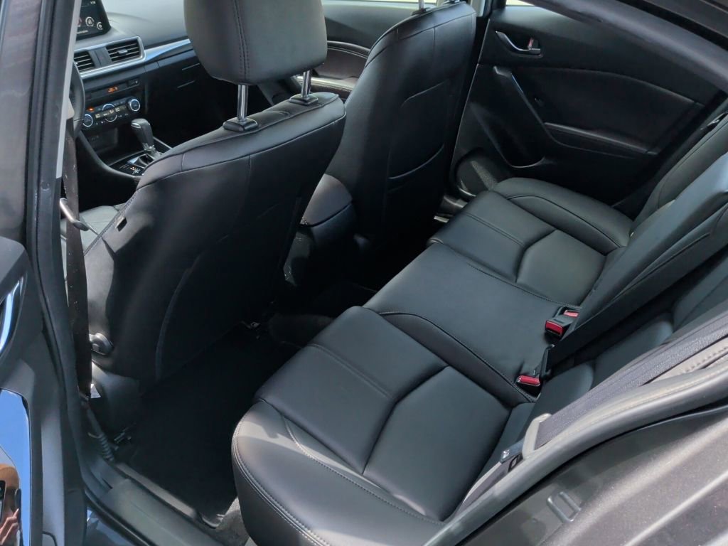 Used 2018 MAZDA MAZDA3 Touring image 10