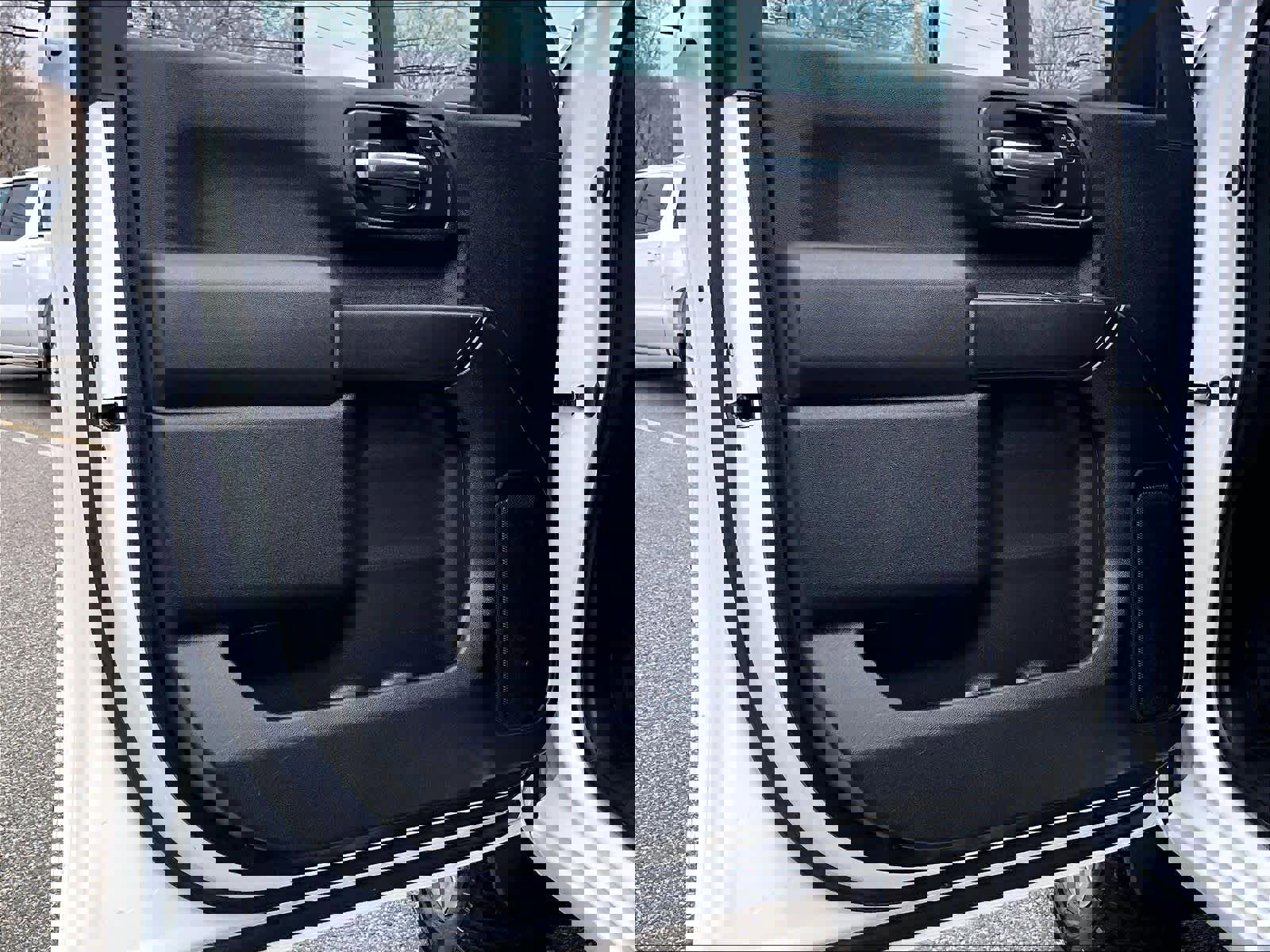 Used 2024 Chevrolet Silverado 2500 Custom w/ Custom Convenience Package image 9