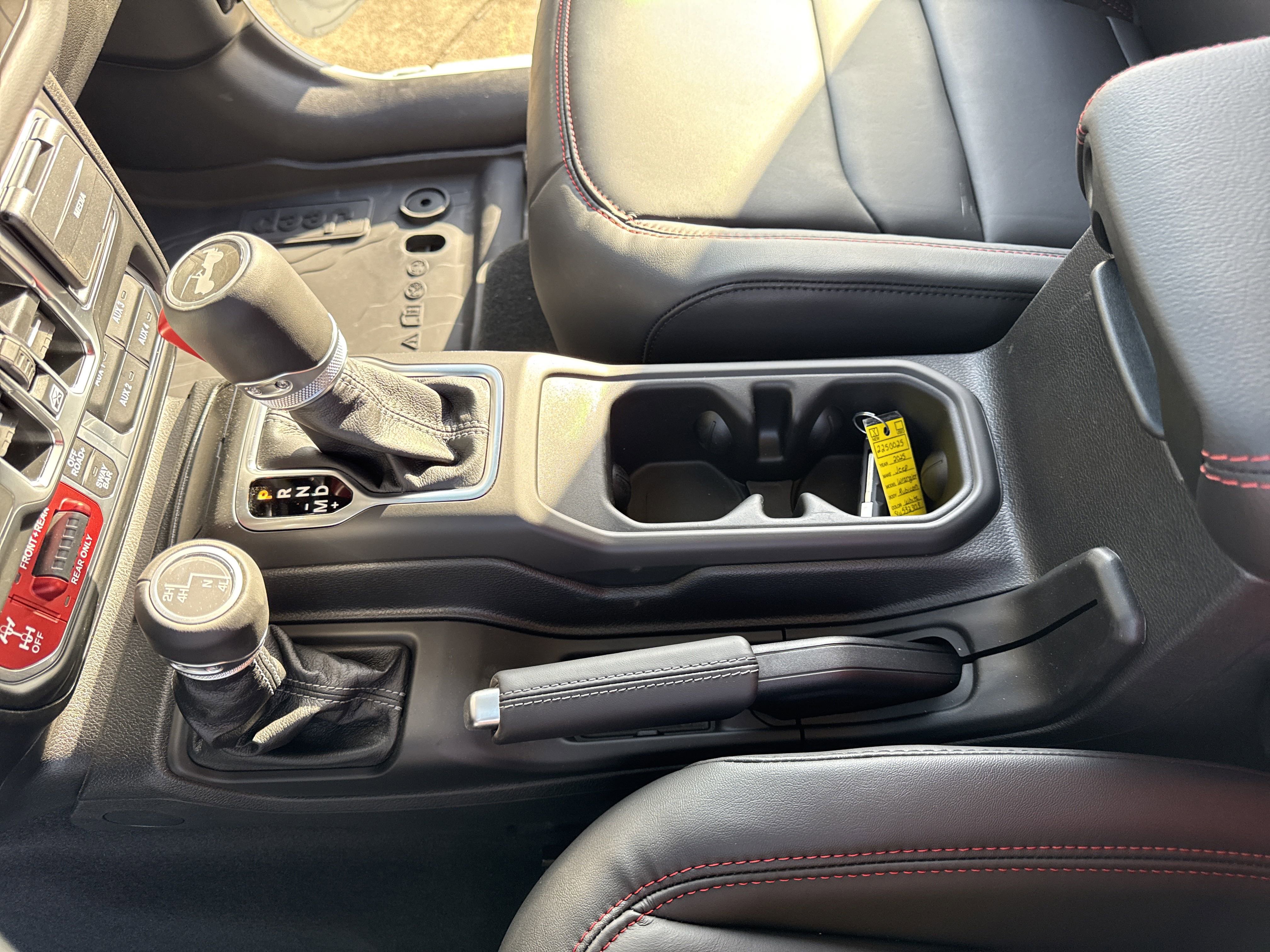 New 2025 Jeep Wrangler Unlimited Rubicon w/ Technology Group image 20