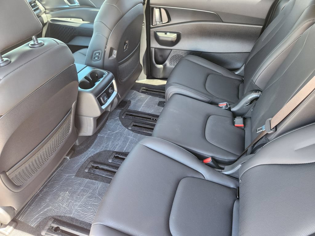 New 2026 Kia Carnival SX w/ SX Dark Edition Package FWD image 9