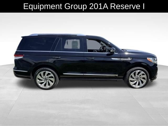 Used 2022 Lincoln Navigator Reserve AWD/4WD image 5