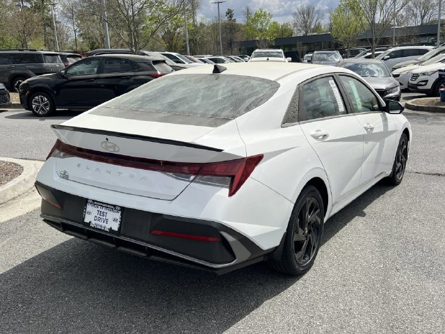 New 2026 Hyundai Elantra SEL Sport Premium FWD image 8