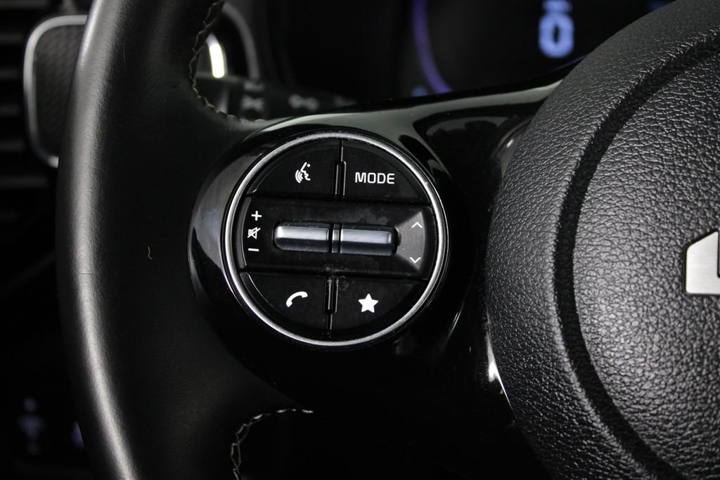 Used 2023 Kia Soul GT-Line FWD image 25