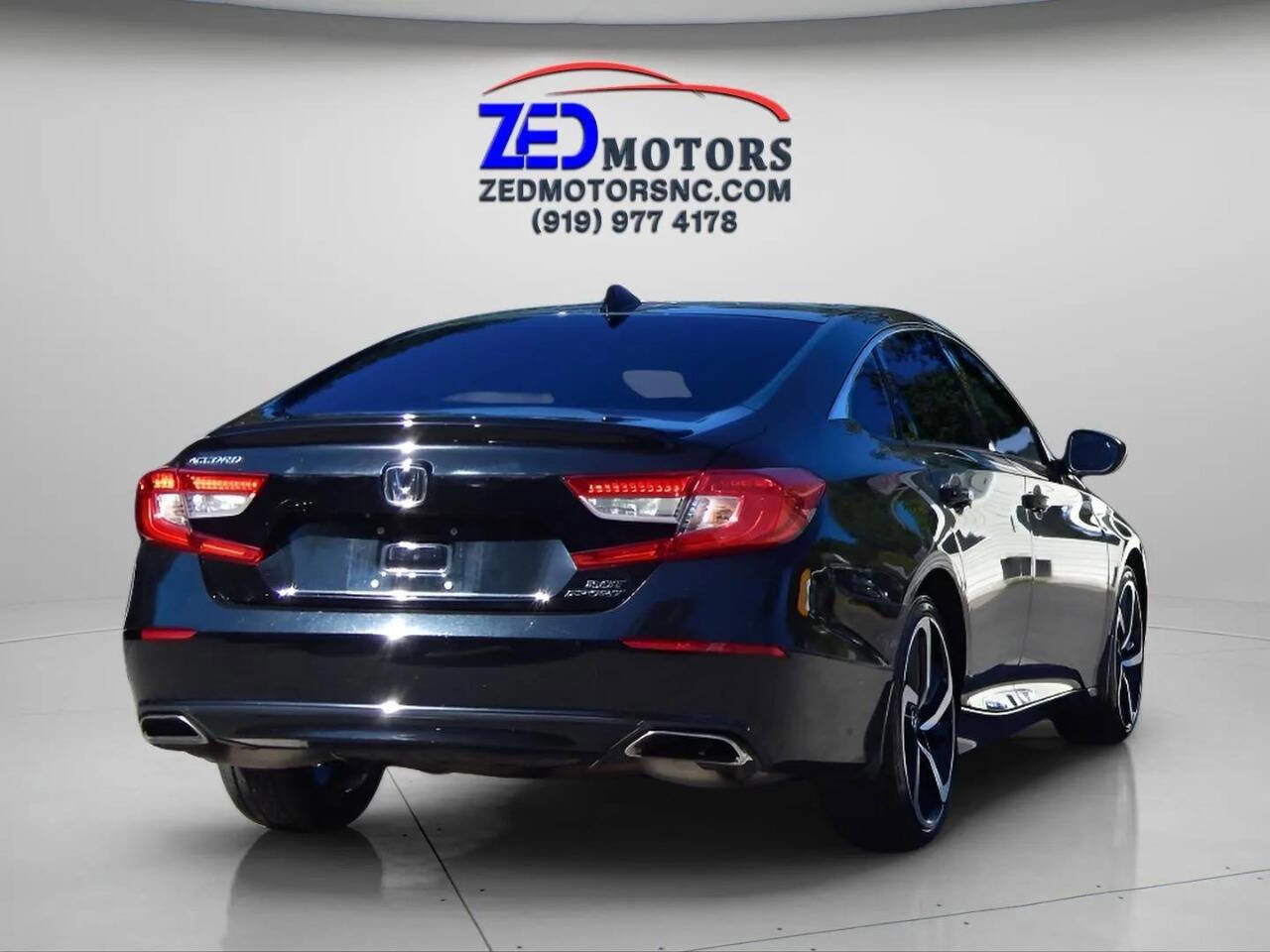 Used 2018 Honda Accord Sport image 5