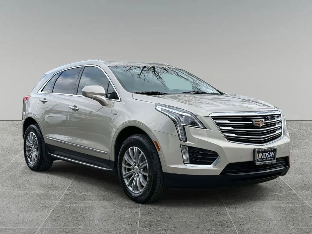 Used 2017 Cadillac XT5 Luxury w/ Driver Awareness Package image 9