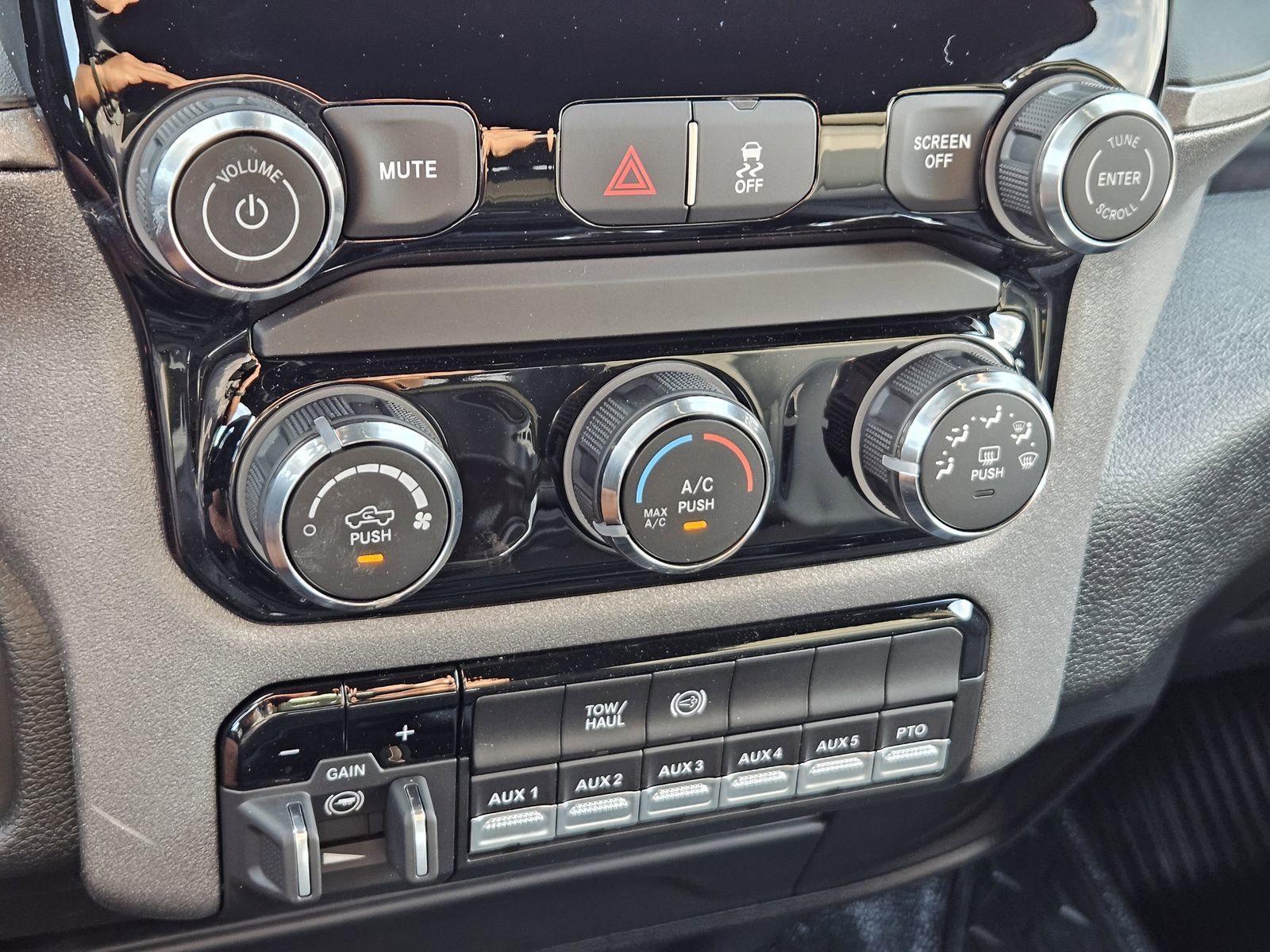 New 2026 RAM 3500 Tradesman image 20