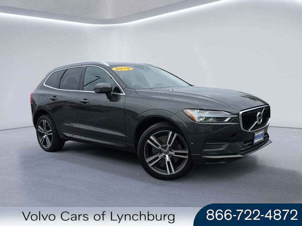 Used 2019 Volvo XC60 T6 Momentum w/ Multimedia Package