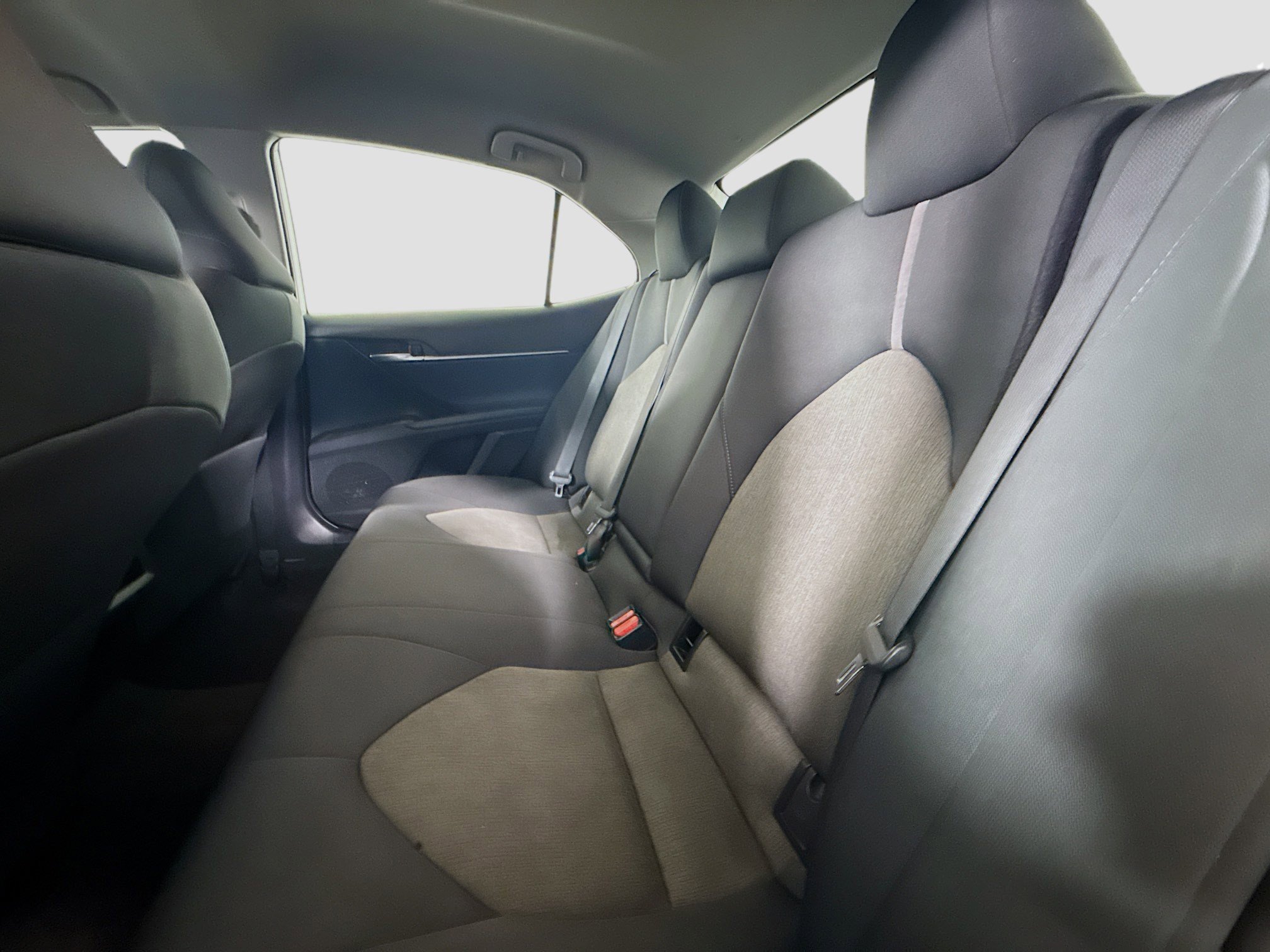 Used 2022 Toyota Camry LE image 24