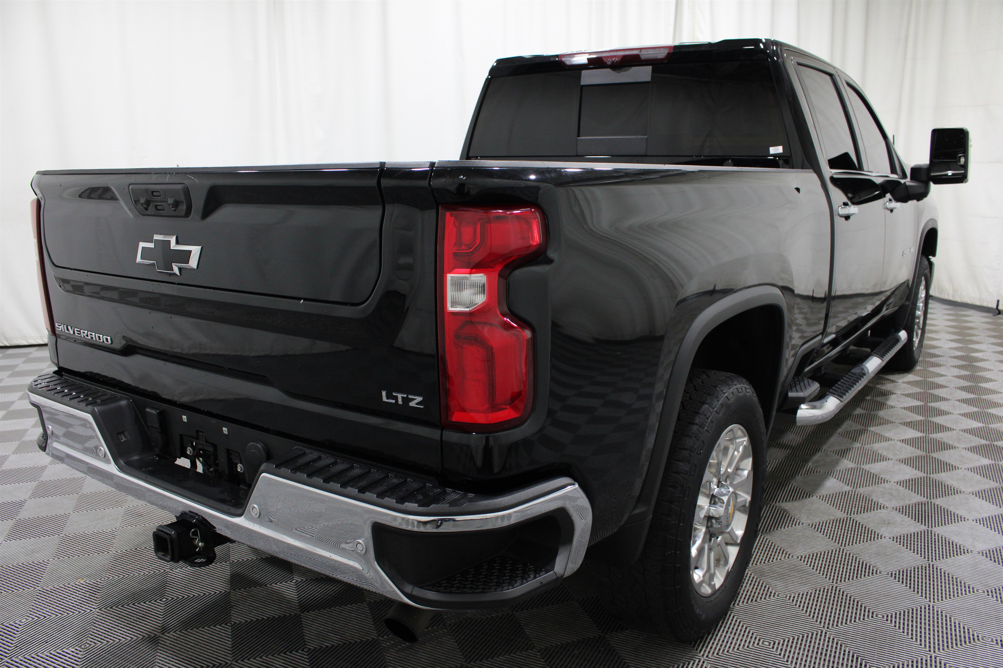 Used 2024 Chevrolet Silverado 2500 LTZ w/ LTZ Plus Package AWD/4WD image 29