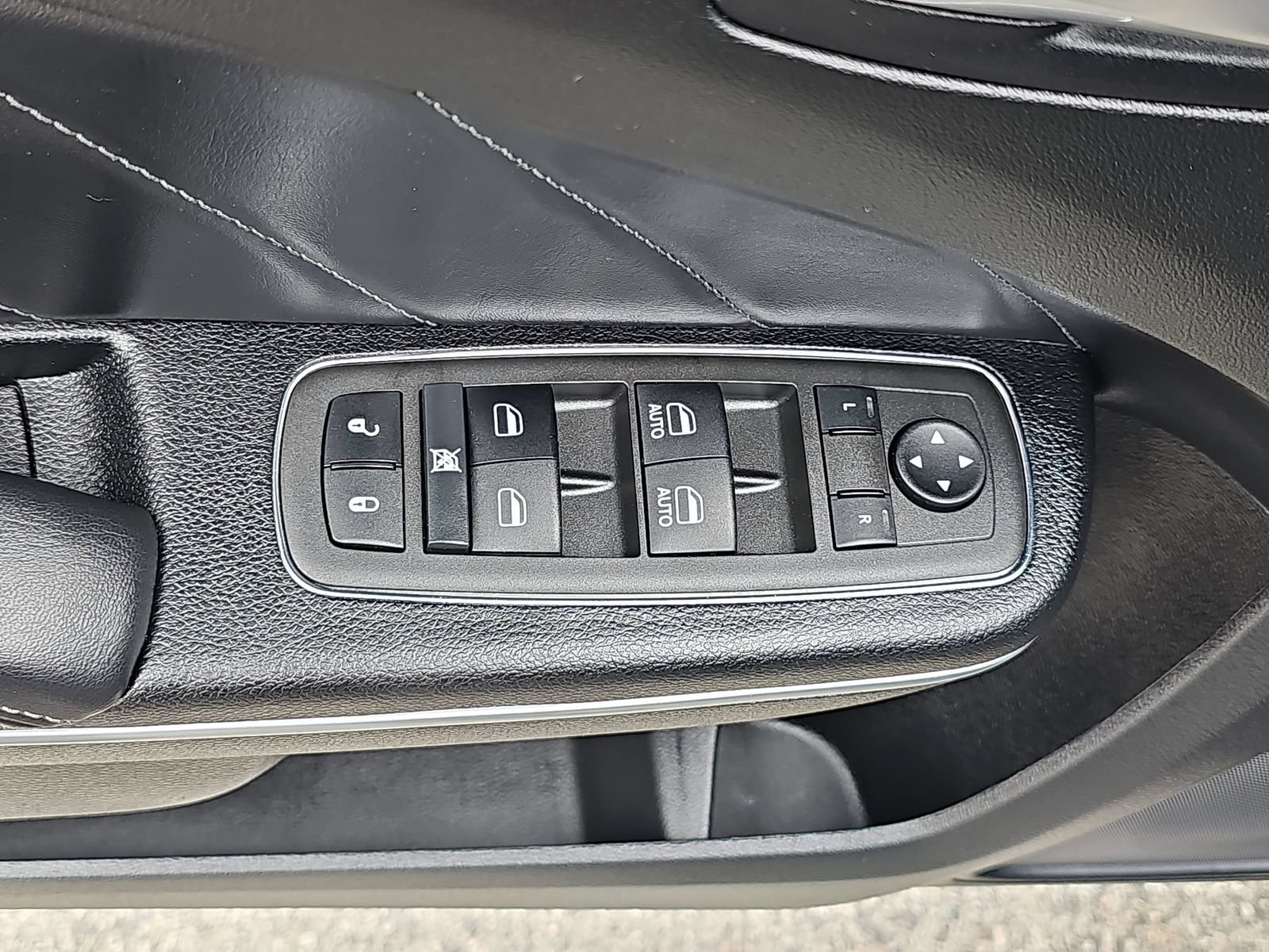 Used 2022 Dodge Charger Scat Pack w/ Plus Group RWD image 25