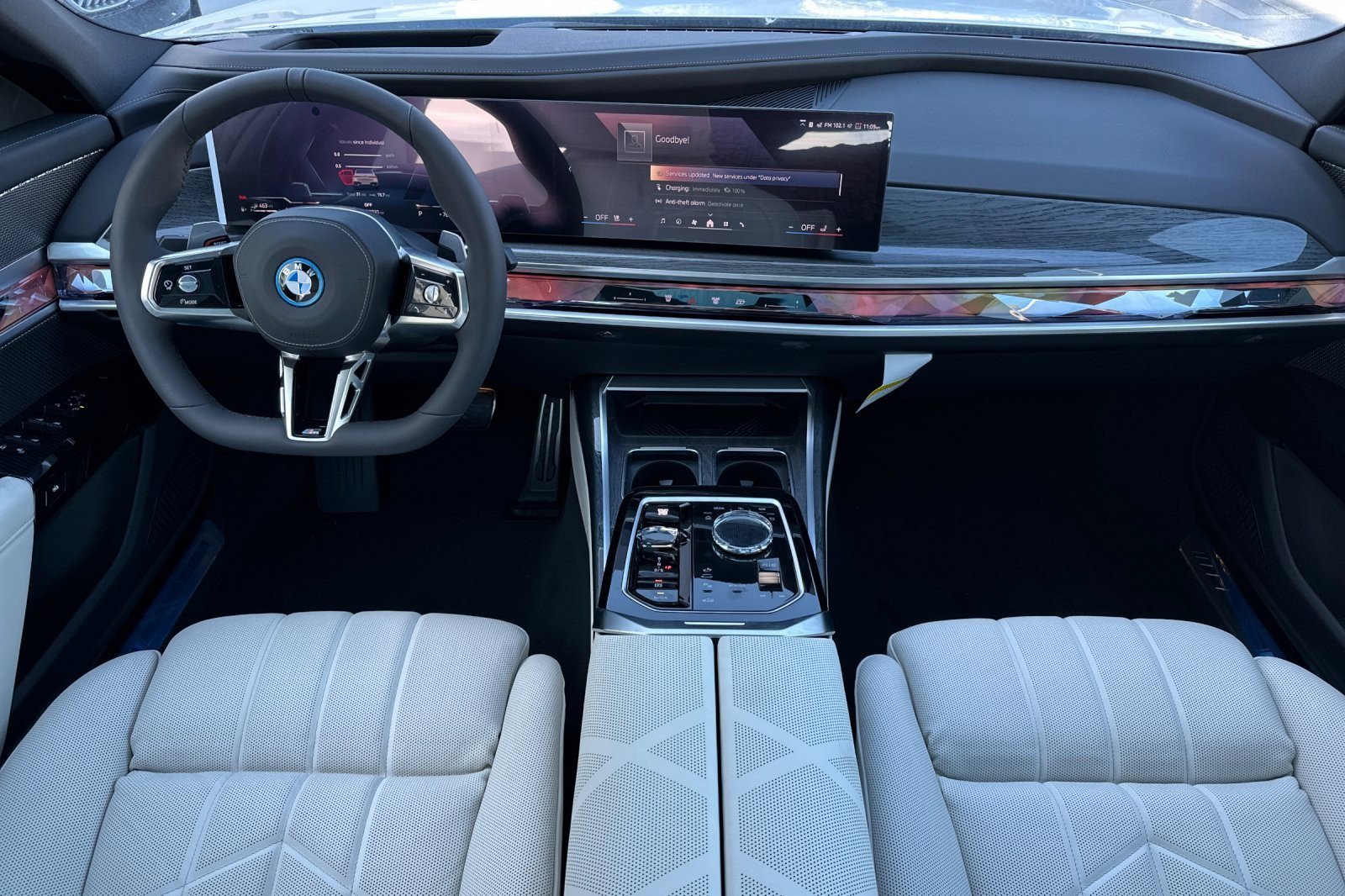 New 2026 BMW 750e xDrive AWD/4WD image 12