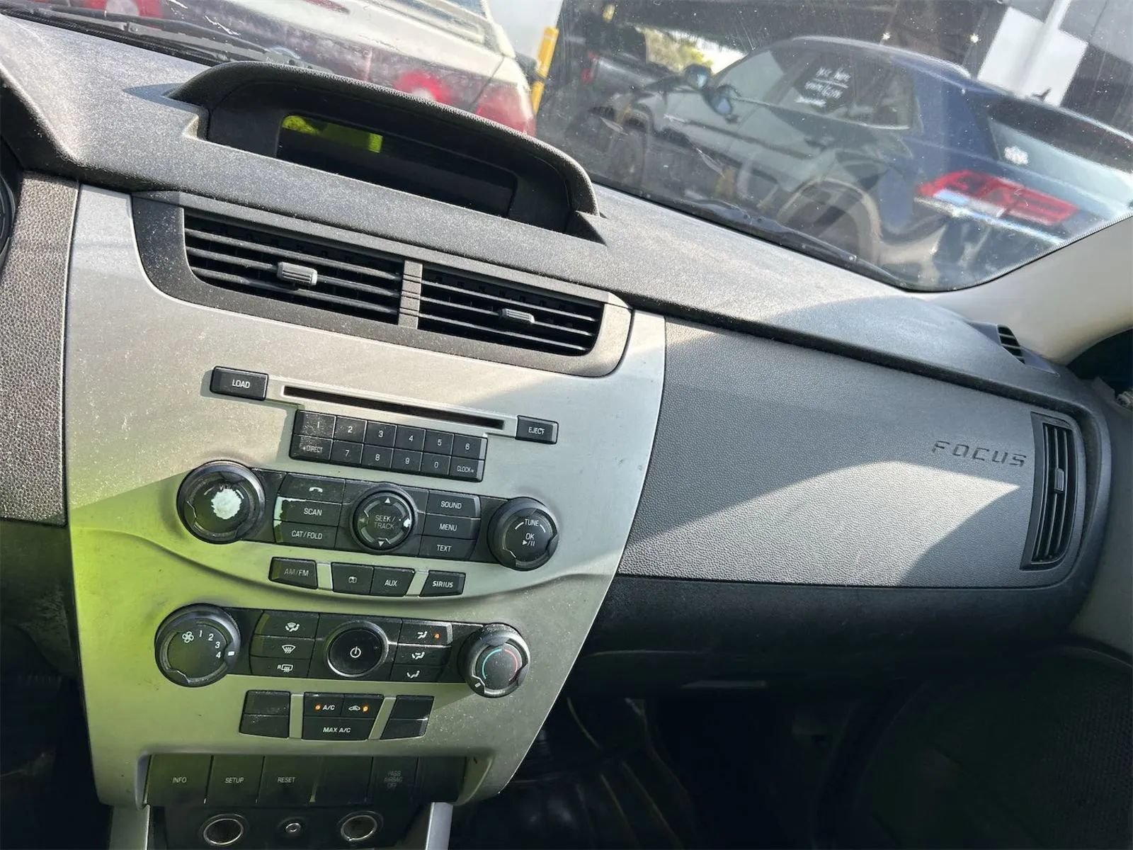 Used 2009 Ford Focus SE FWD image 6
