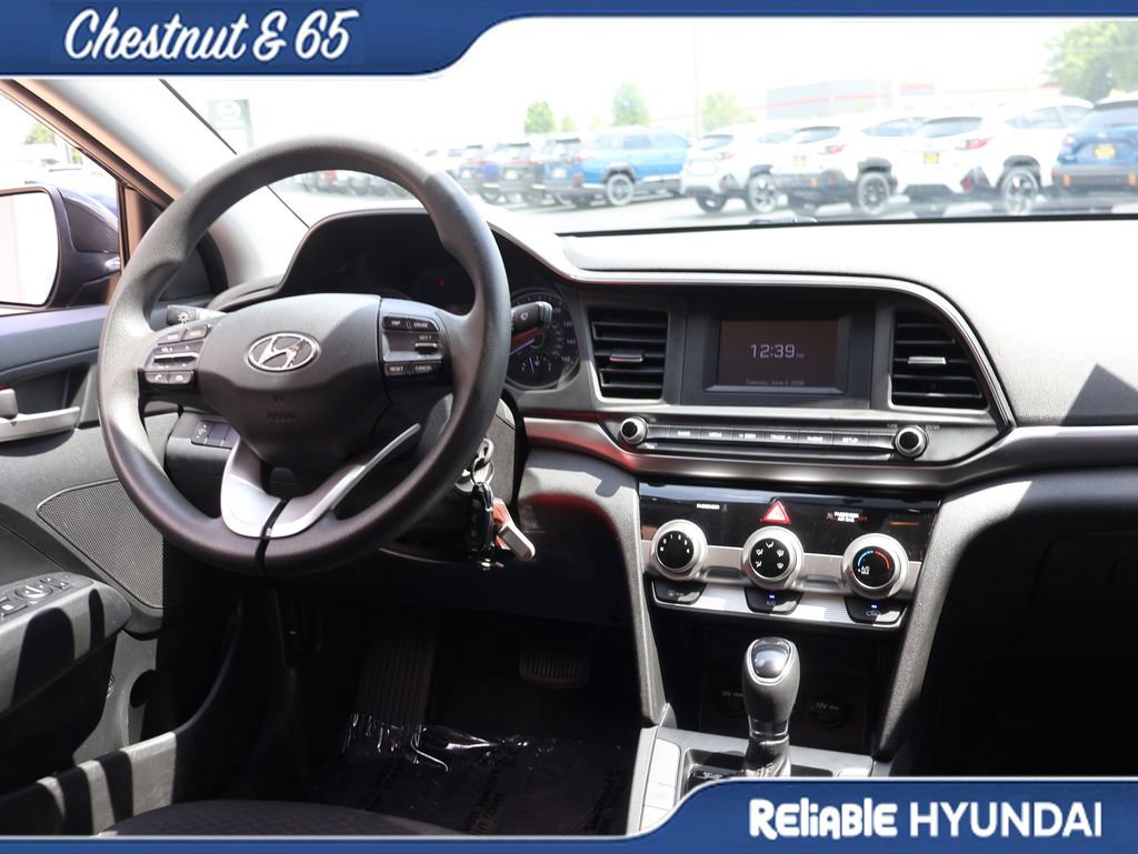 Used 2019 Hyundai Elantra SE w/ Cargo Package FWD image 14