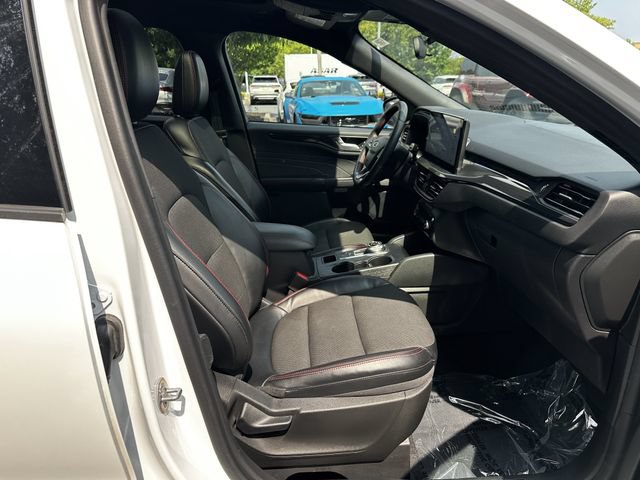 Certified 2023 Ford Escape ST-Line w/ Tech Pack #1 AWD/4WD image 35