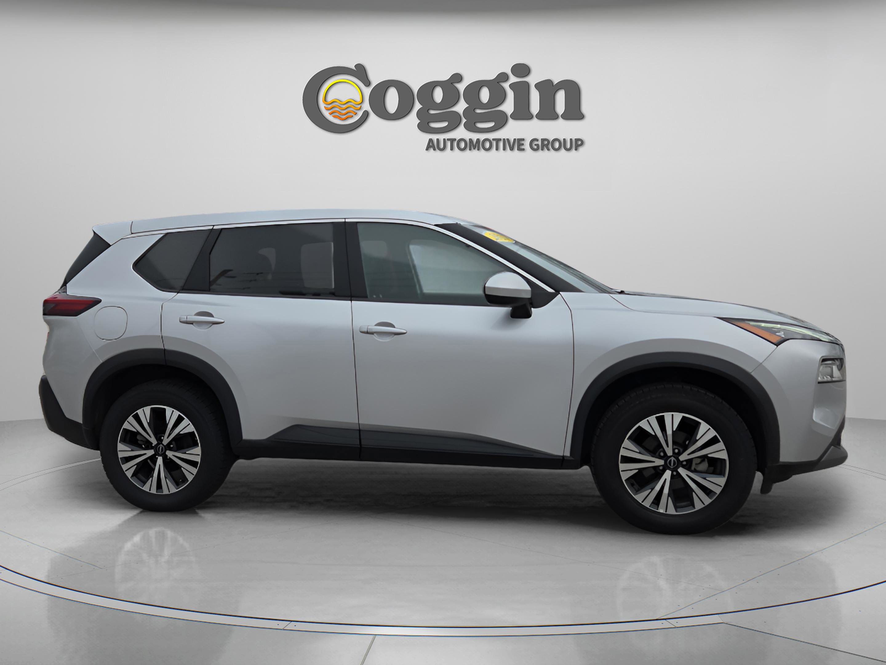 Used 2023 Nissan Rogue SV image 6