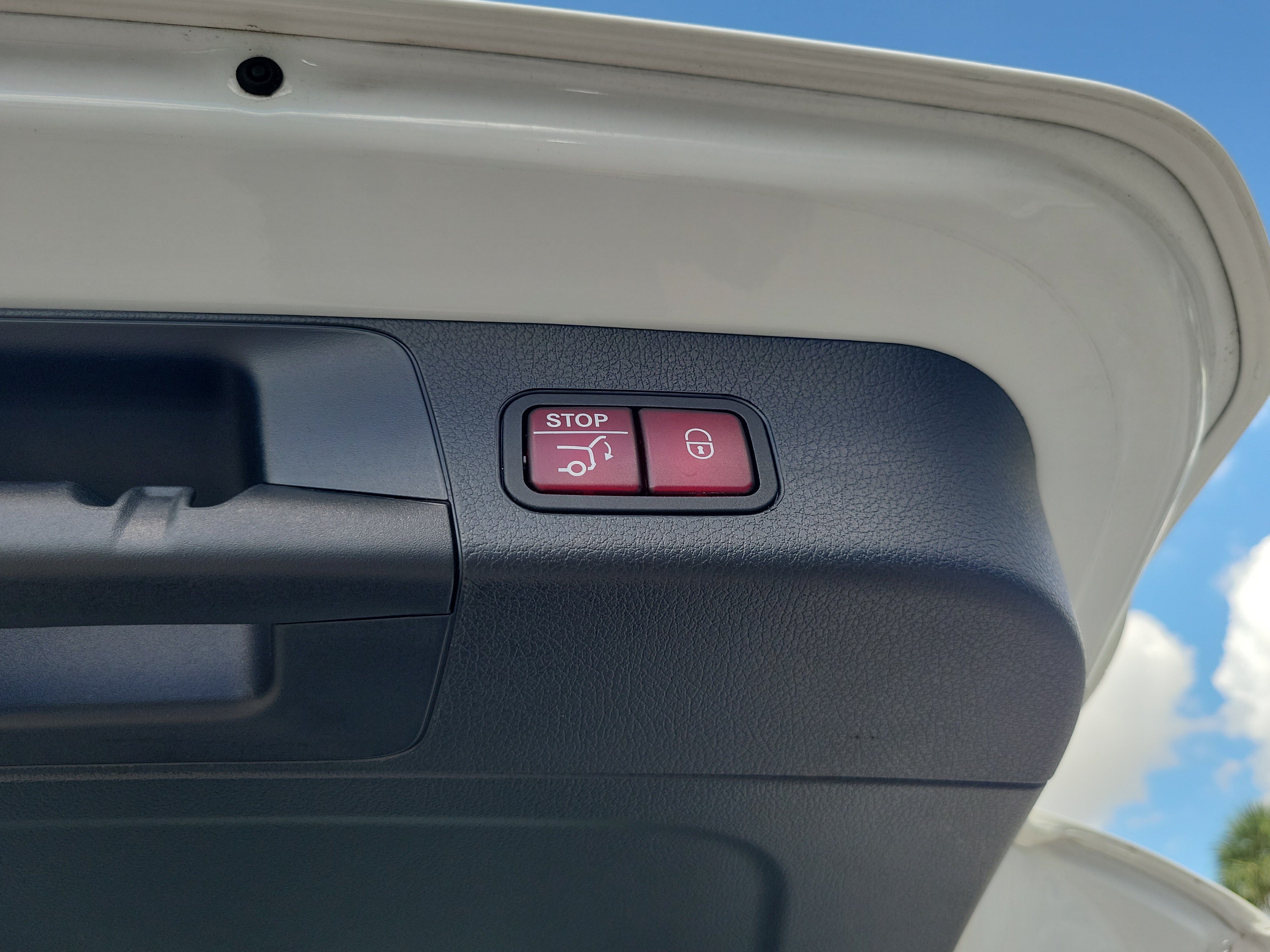Used 2022 Mercedes-Benz GLB 250 image 17