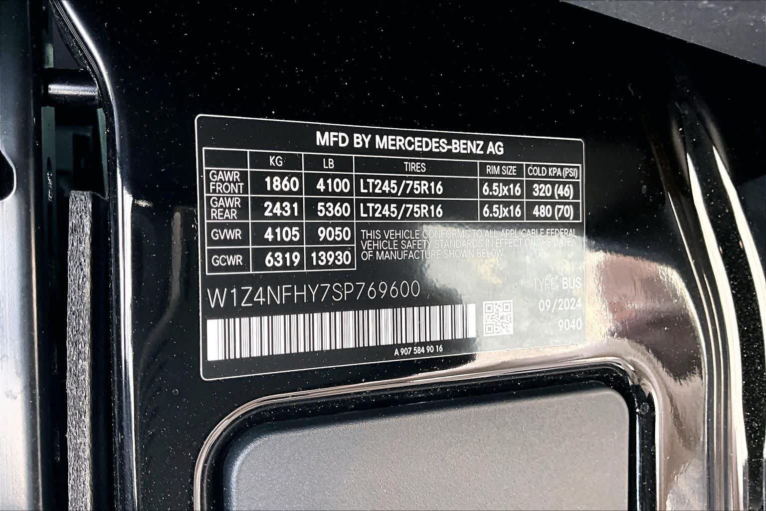 Used 2025 Mercedes-Benz Sprinter 2500 image 56