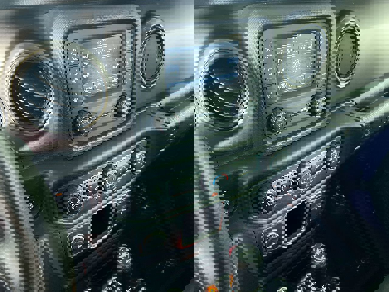 Used 2018 Jeep Wrangler Unlimited Sport image 25