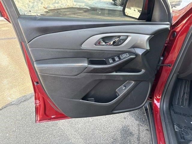 Used 2023 Chevrolet Traverse LT image 13