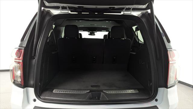 Used 2023 Chevrolet Suburban Premier image 18