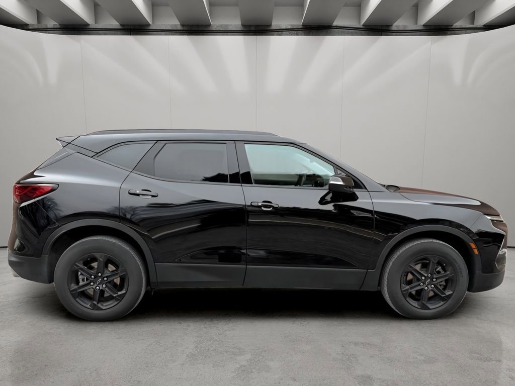 Used 2023 Chevrolet Blazer LT w/ Midnight/Sport Edition image 6