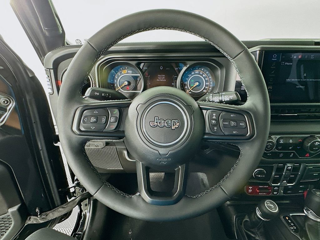 Used 2025 Jeep Wrangler Unlimited Rubicon w/ Convenience Group AWD/4WD image 11