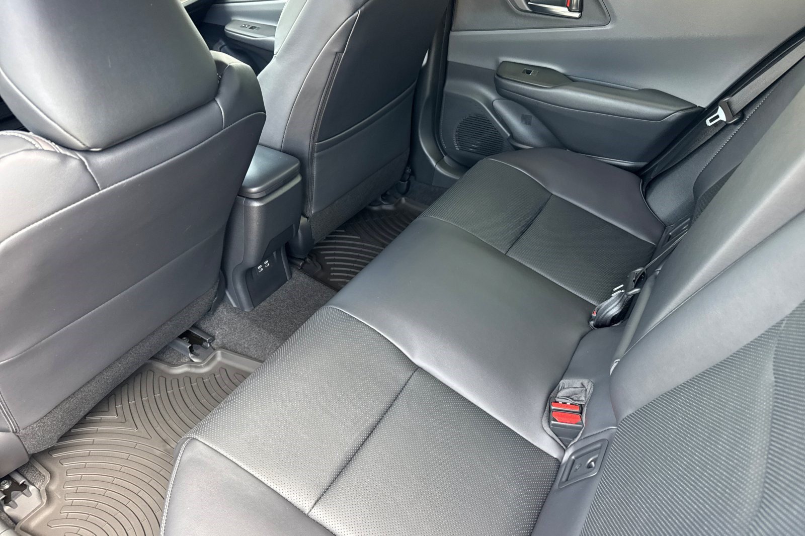 New 2027 Toyota Prius LE AWD/4WD image 23