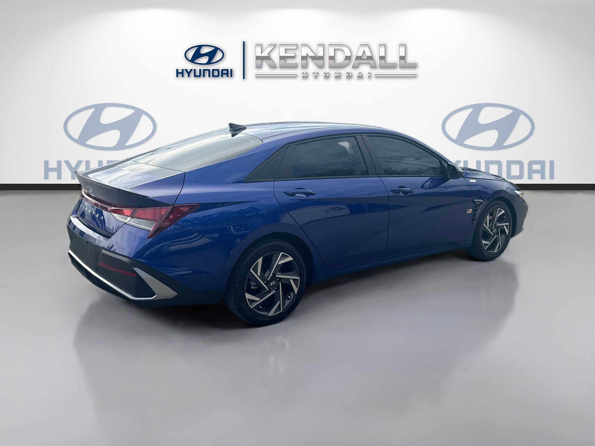 Used 2025 Hyundai Elantra Sport FWD image 6