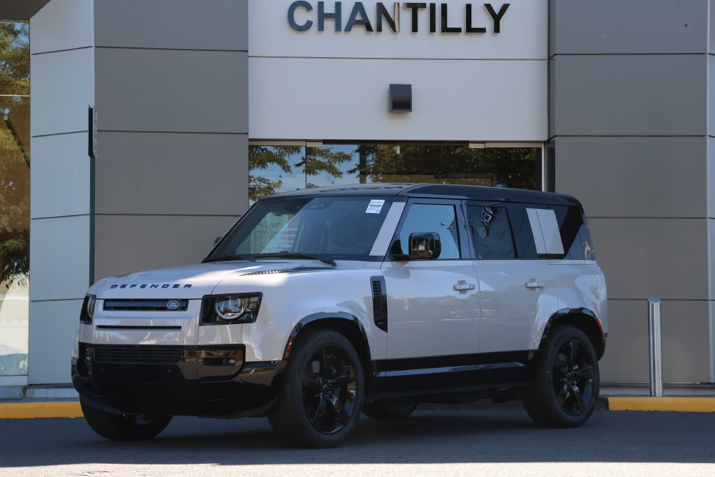 New 2026 Land Rover Defender 110 X-Dynamic SE AWD/4WD image 1
