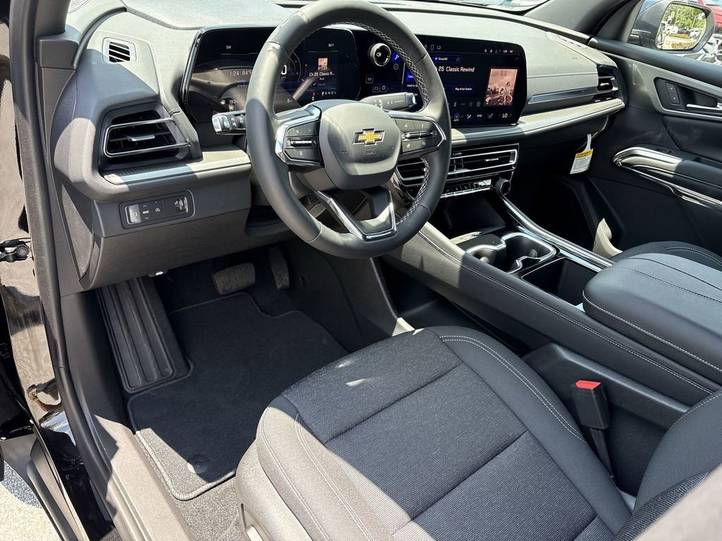 New 2025 Chevrolet Traverse LT image 11