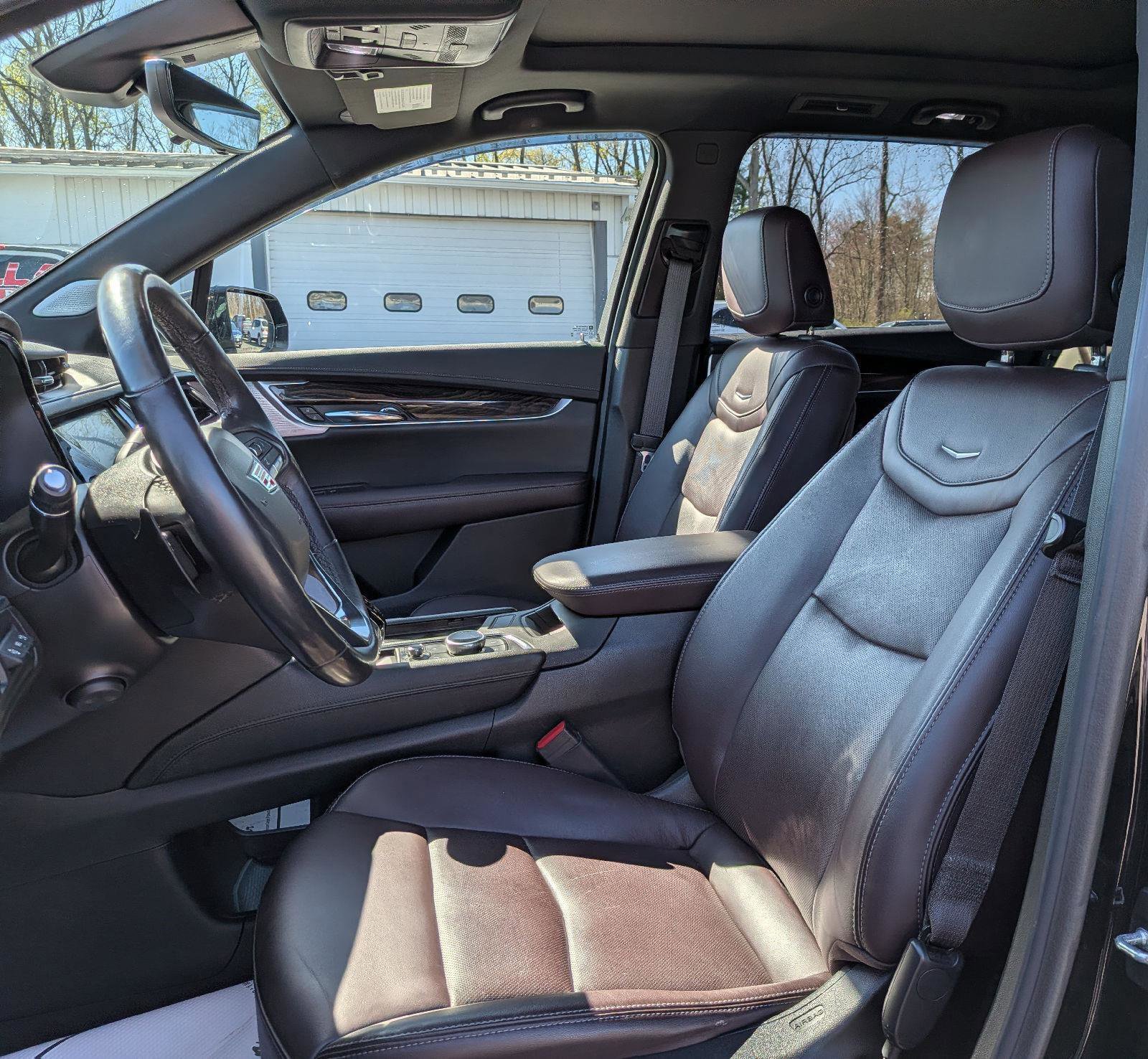 Used 2020 Cadillac XT6 Premium Luxury AWD/4WD image 11