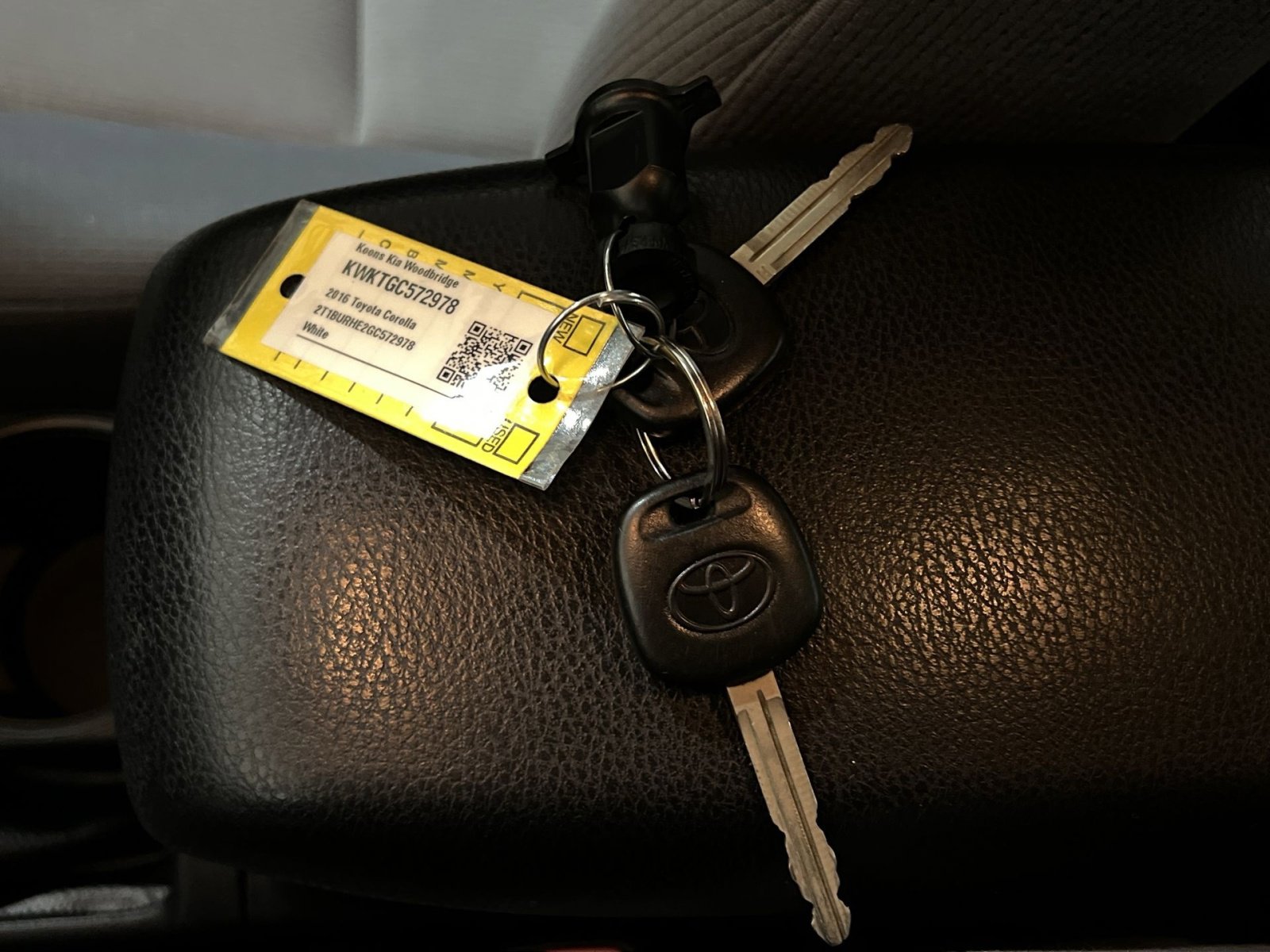 Used 2016 Toyota Corolla L FWD image 37
