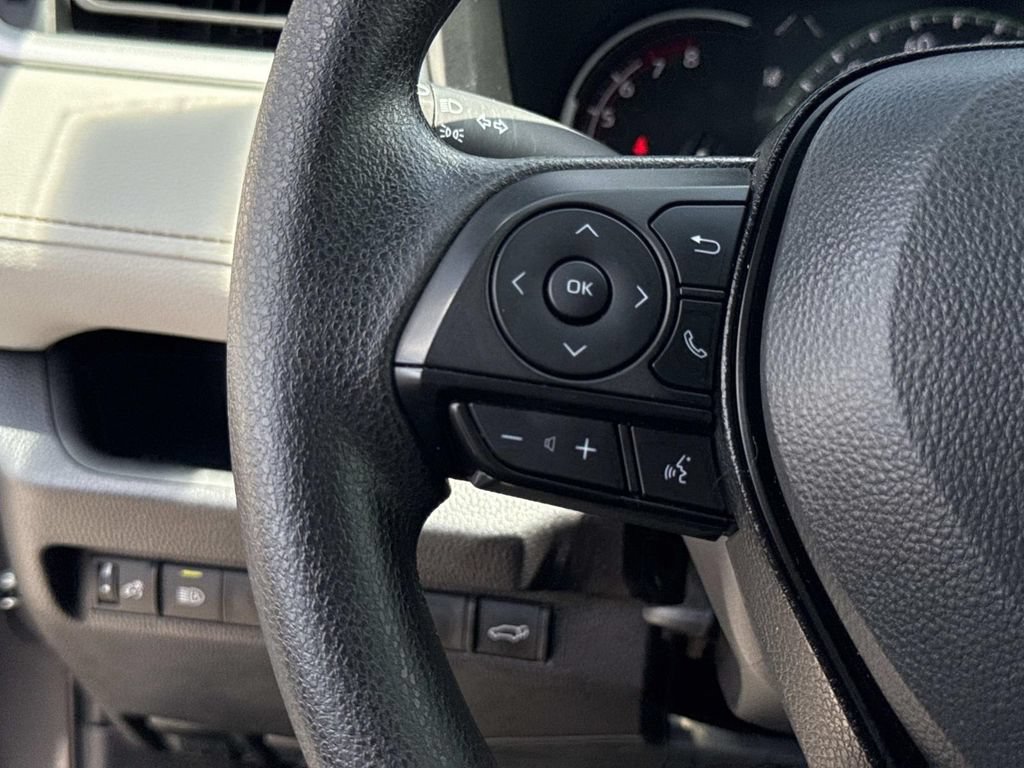 Used 2025 Toyota RAV4 XLE w/ Convenience Package FWD image 32