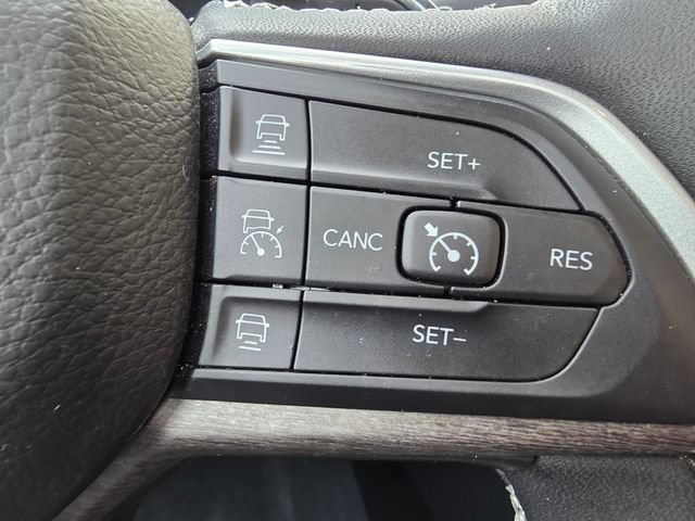 Used 2022 Jeep Grand Cherokee Limited 4xe w/ Luxury Tech Group II AWD/4WD image 40
