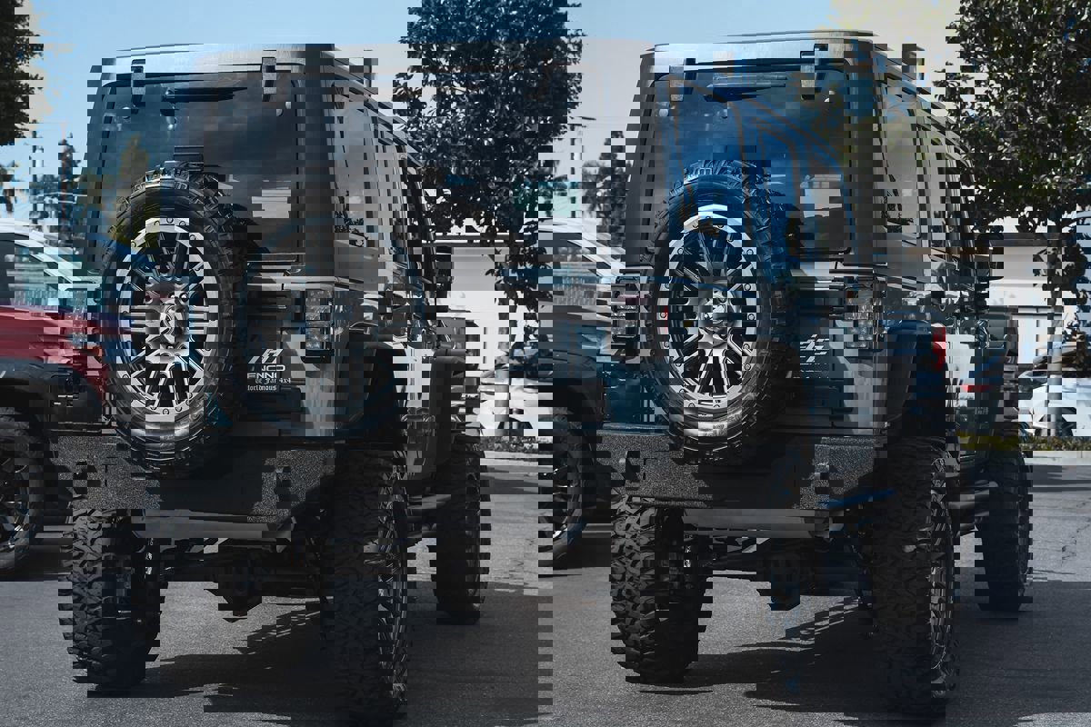 Used 2015 Jeep Wrangler Unlimited Rubicon w/ Connectivity Group image 20