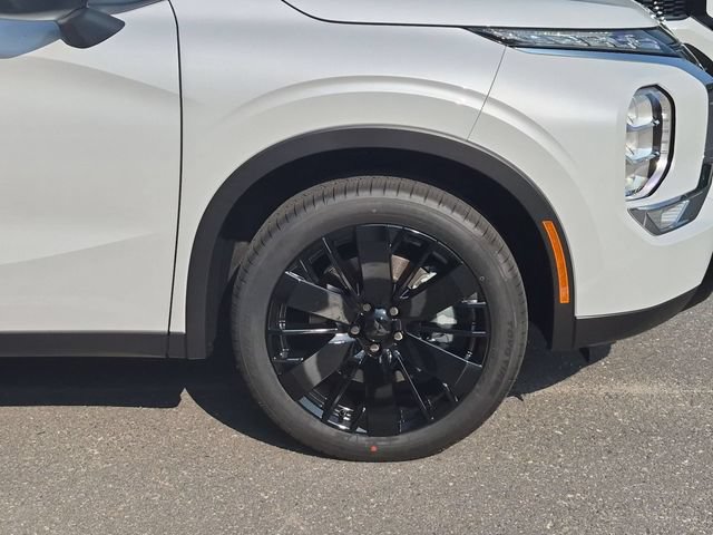 New 2026 Mitsubishi Outlander LE FWD image 10