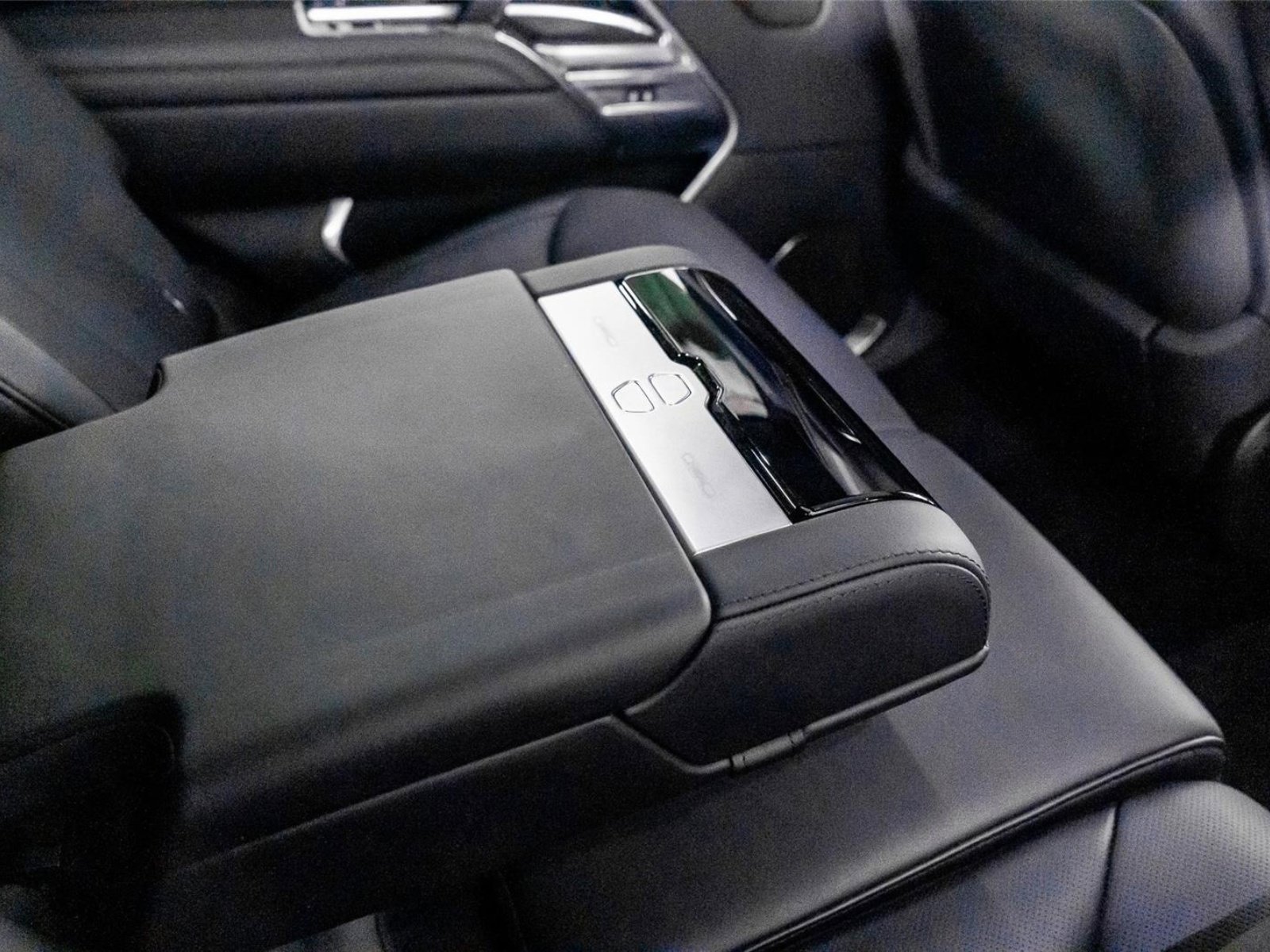 Used 2024 Land Rover Range Rover Long Wheelbase Autobiography image 48