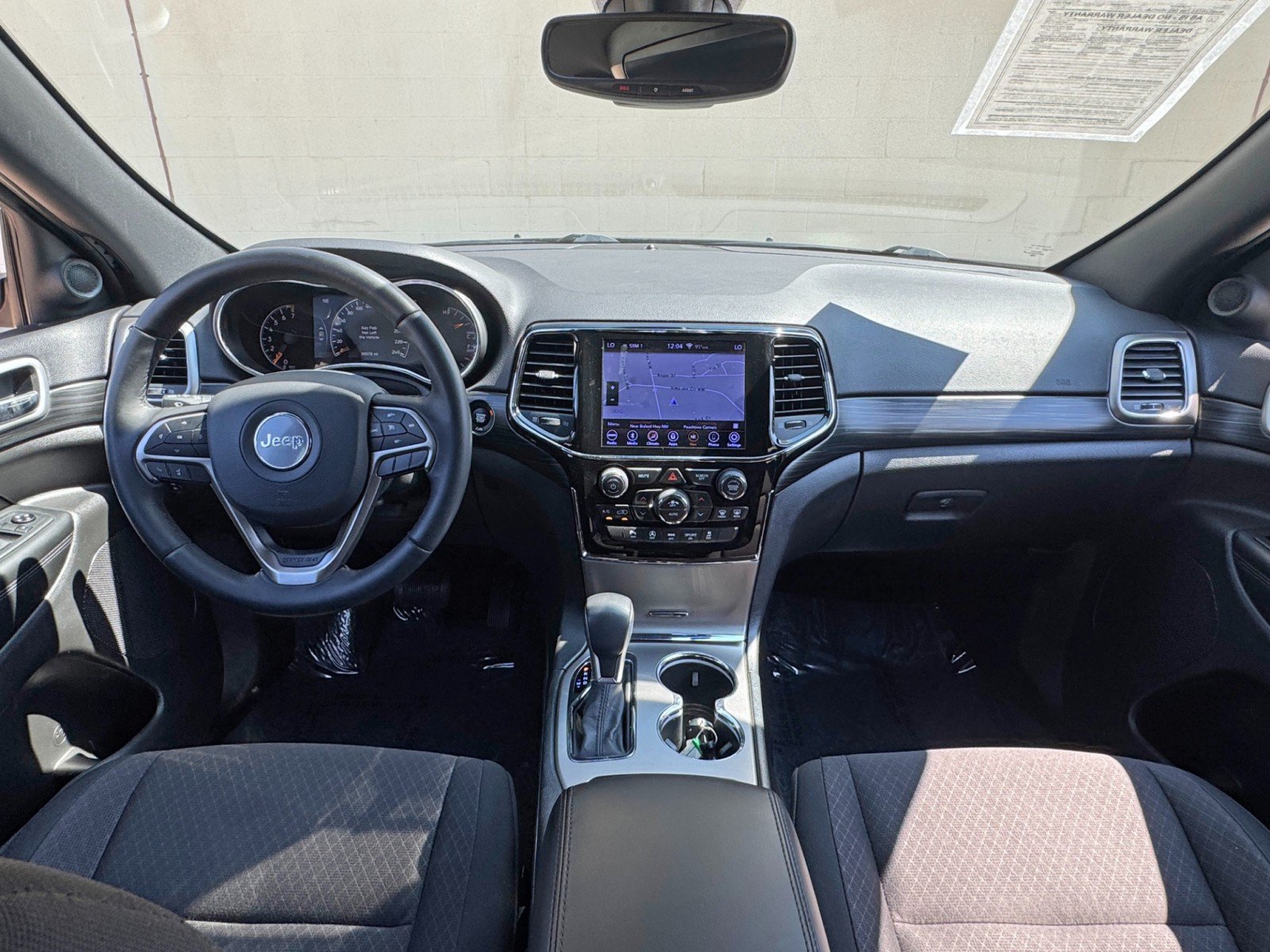 Used 2019 Jeep Grand Cherokee Laredo w/ 18" Wheel & 8.4" Radio Group AWD/4WD image 11