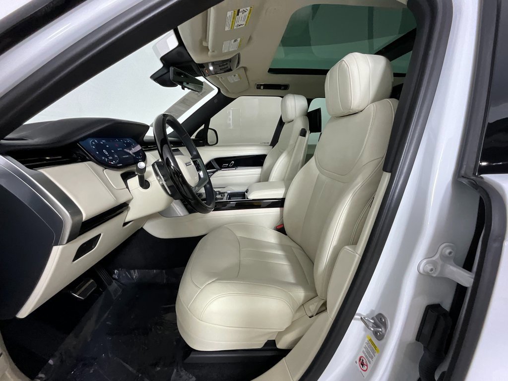 Certified 2023 Land Rover Range Rover SE image 16
