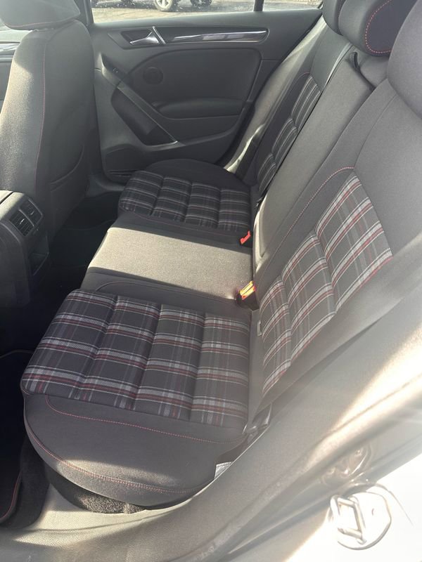 Used 2013 Volkswagen Golf 4-Door image 9