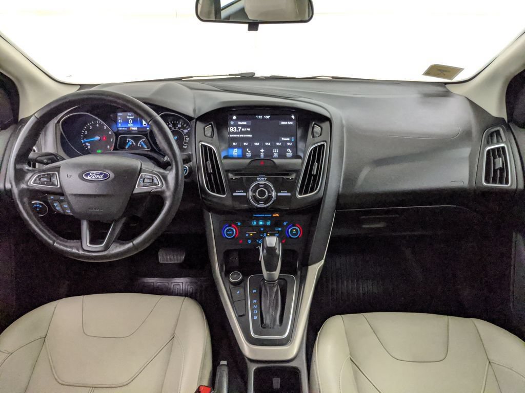 Used 2017 Ford Focus Titanium FWD image 7
