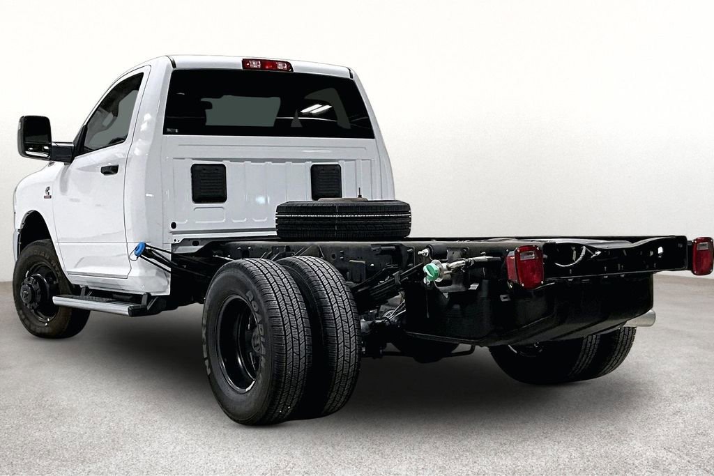 Used 2024 RAM 3500 Tradesman AWD/4WD image 14