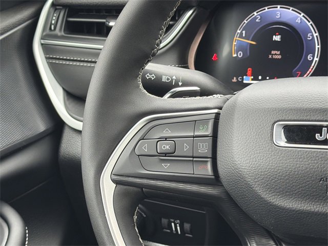 New 2025 Jeep Grand Cherokee L Altitude image 25