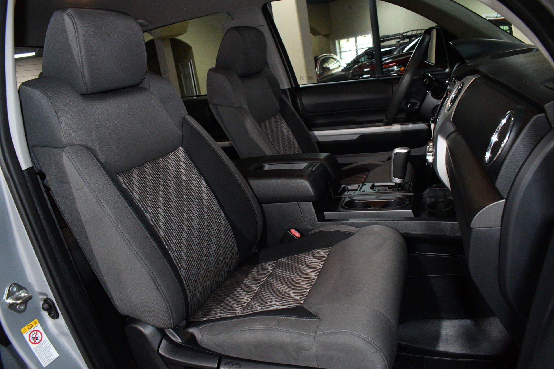 Used 2019 Toyota Tundra SR5 w/ SR5 Upgrade Package AWD/4WD image 8