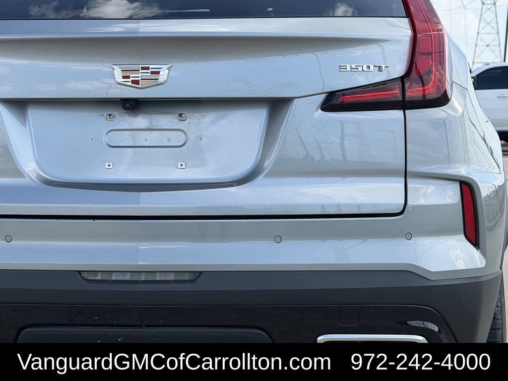 Used 2025 Cadillac XT4 Premium Luxury FWD image 9