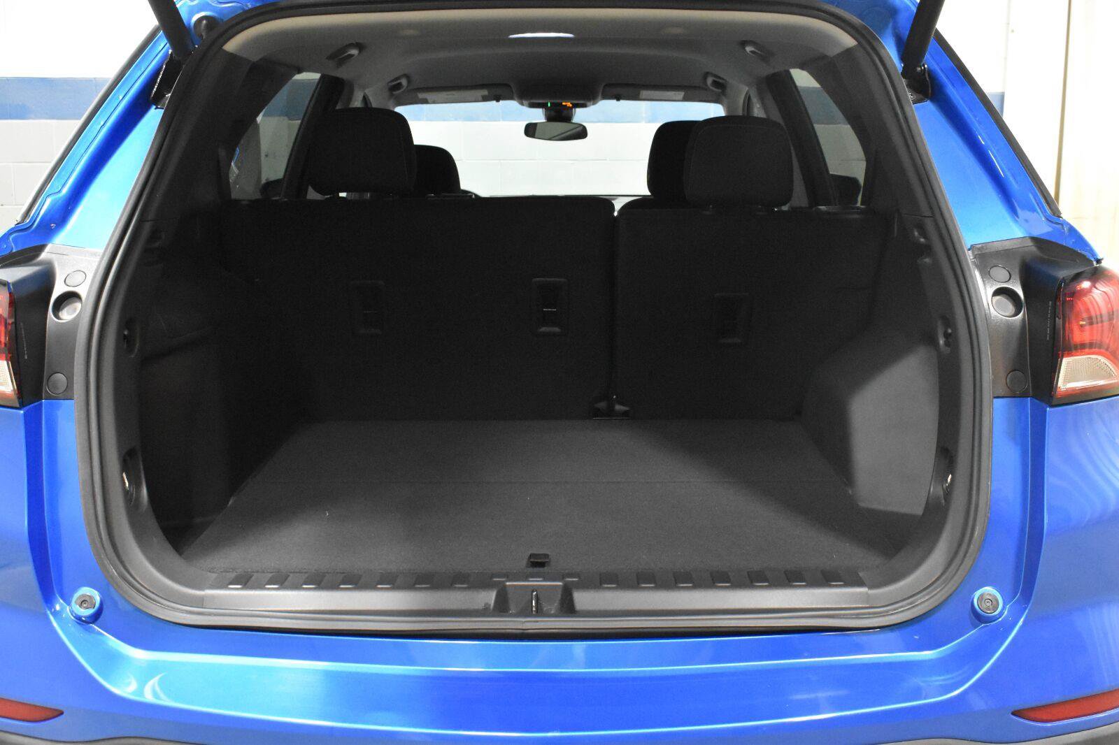 Used 2024 Chevrolet Equinox LT w/ LPO, Floor Liner Package FWD image 25